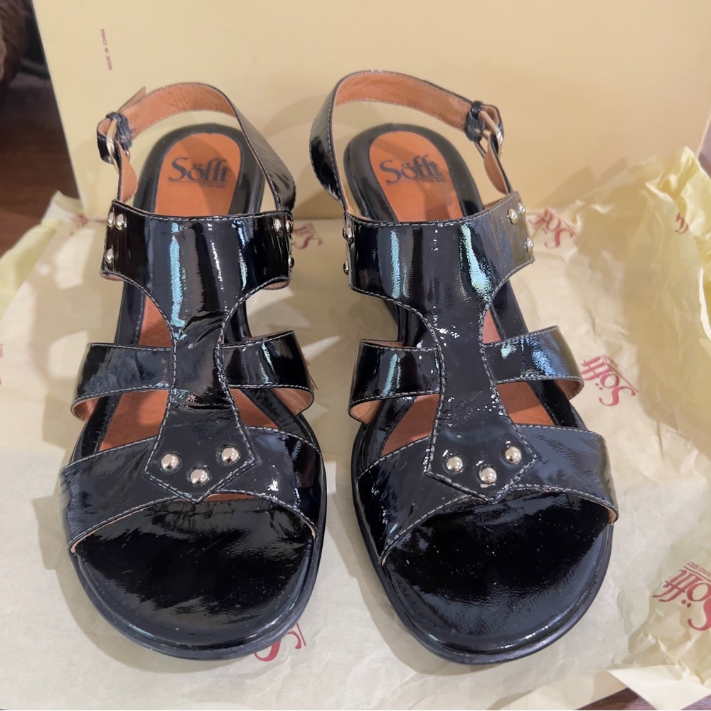 Sofft Women's Lia Black Patent Sandals